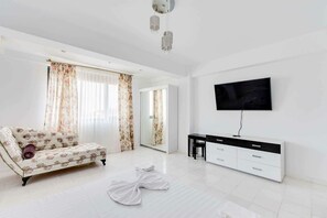 Apartment, 2 Bedrooms (White) | Individually decorated, free WiFi, bed sheets - SnS Apartament in Villa Sophia (Constanta)