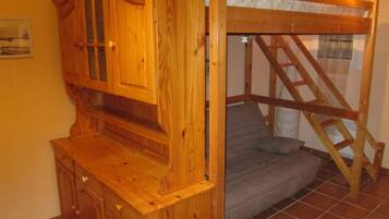 1 bedroom, free WiFi, bed sheets