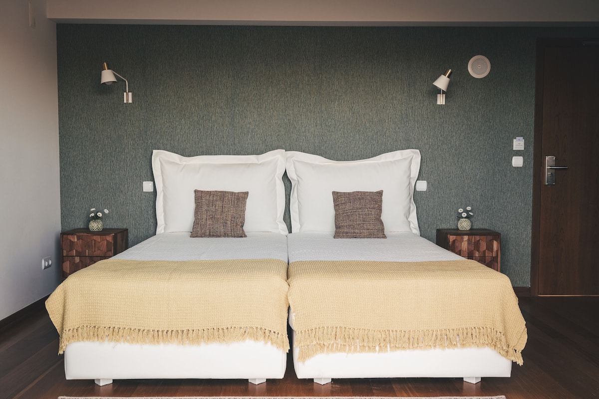 1 bedroom, in-room safe, blackout drapes, soundproofing