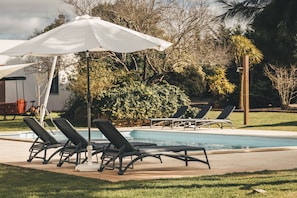 Outdoor pool, pool umbrellas, pool loungers - Vale Pisco (Bombarral)
