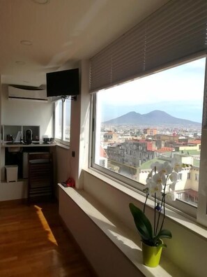 Panoramic Double Room | Room amenity - Annunziata Bed and Breakfast (Naples)