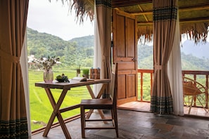 Chambre Double, vue vallée (Suite Bungalow) | Literie de qualité supérieure, fer et planche à repasser, Wi-Fi gratuit