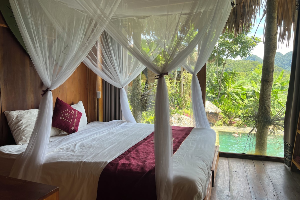 Traditional Tree House, Pool View | Iron/ironing board, free WiFi, bed sheets