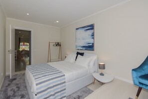 Comfort Apartment, 1 Bedroom | Individually furnished, blackout drapes, iron/ironing board, free WiFi - Douro Prime Downtown (Vila Nova de Gaia)