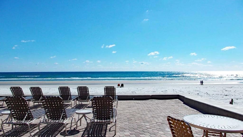 Accommodatie ligt op het strand, strandlakens