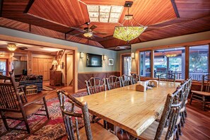 Dining - Historic Highland Cottage - 4th Lake (Inlet)