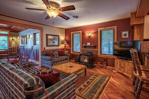 Offices - Historic Highland Cottage - 4th Lake (Inlet)
