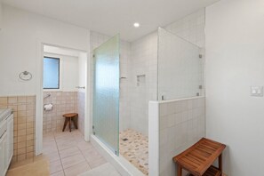 Baignoire, sèche-cheveux