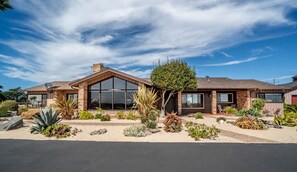 Exterior - Capurro Ranch at Moss Landing - Moss Landing House - 5BR with cottage at Elkhorn Slough (Moss Landing)