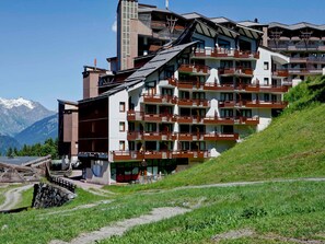 Exterior - Cozy T3 for 6 people in center with ski-in/ski-out, parking (La Tania)