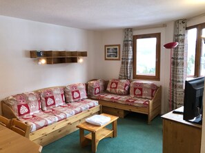 TV - Cozy T3 for 6 people in center with ski-in/ski-out, parking (La Tania)
