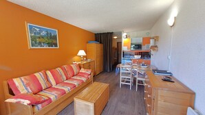 Living area - Studio for 4 at slopes, center Les Deux Alpes (Les Deux Alpes)