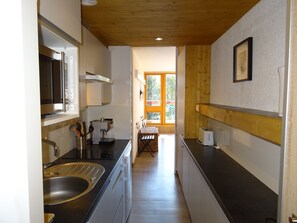 Kühlschrank, Mikrowelle, Geschirrspüler