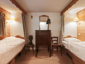 2 bedrooms