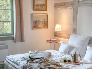 7 Schlafzimmer, Reisekinderbett, kostenloses WLAN, Bettwäsche