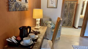 Comfort Double Room, 1 Queen Bed, Garden View, Mountainside | Living area | Smart TV, fireplace, streaming services - Les Jardins de Chamarel lodge (Chamarel)