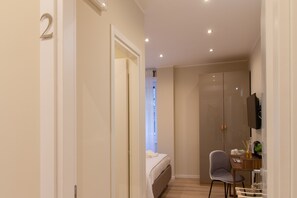 Classic Double Room | In-room safe, individually decorated, individually furnished, desk - Prati 25.7 Suites in Rome (Rome)