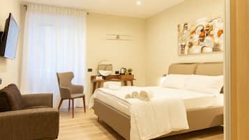 Chambre Triple Classique | Coffres-forts dans les chambres, décoration personnalisée