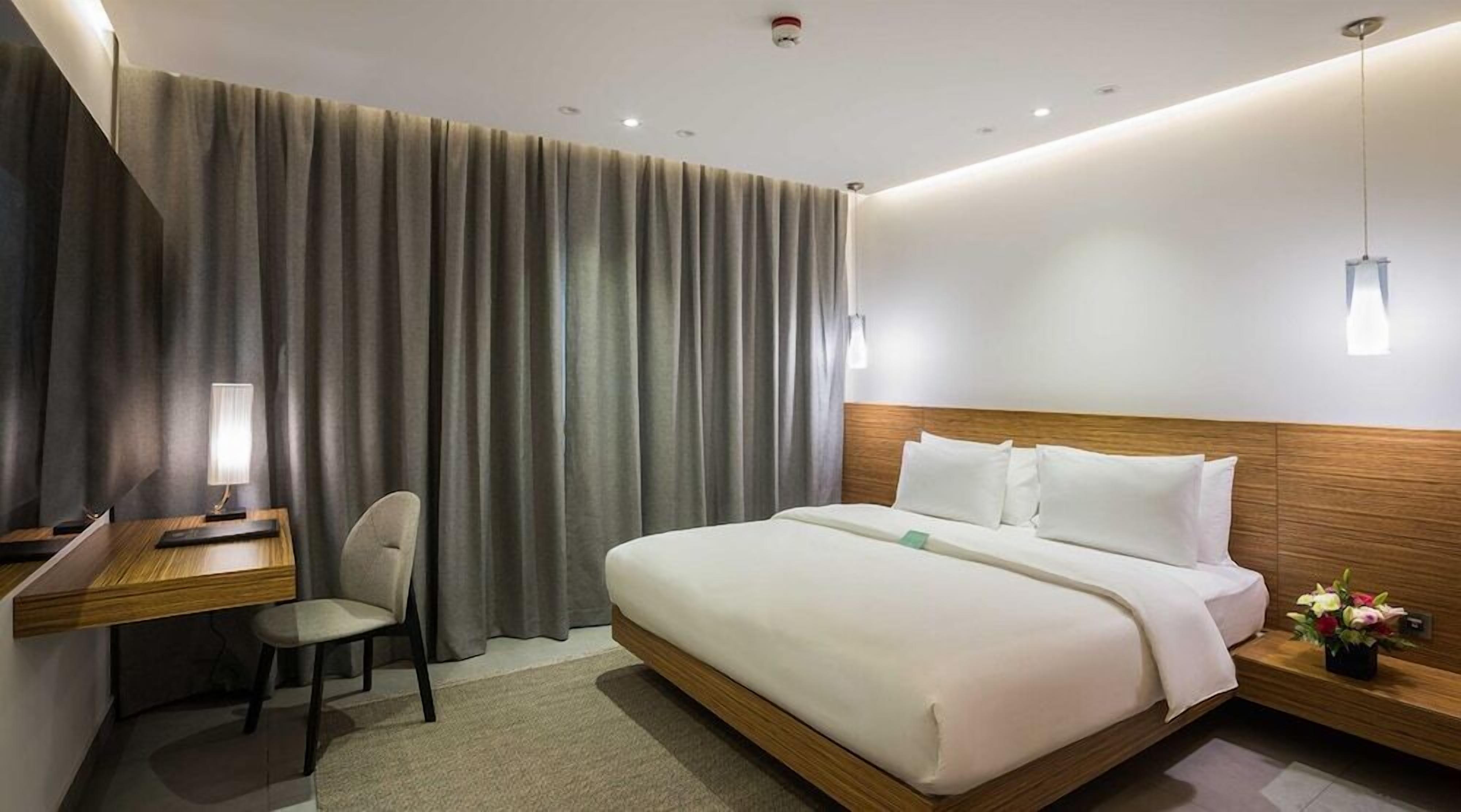 Minibar, free WiFi