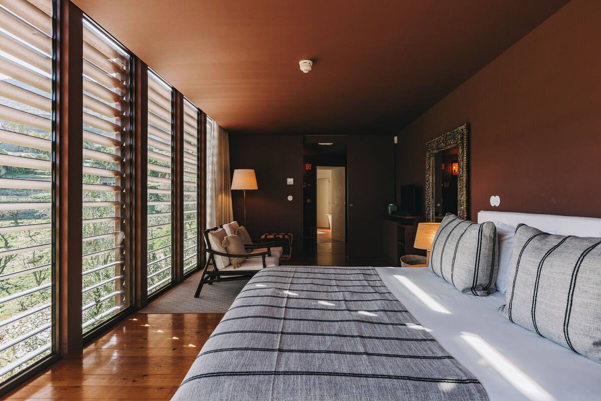 junior suite | 1 bedroom, minibar, in-room safe, soundproofing