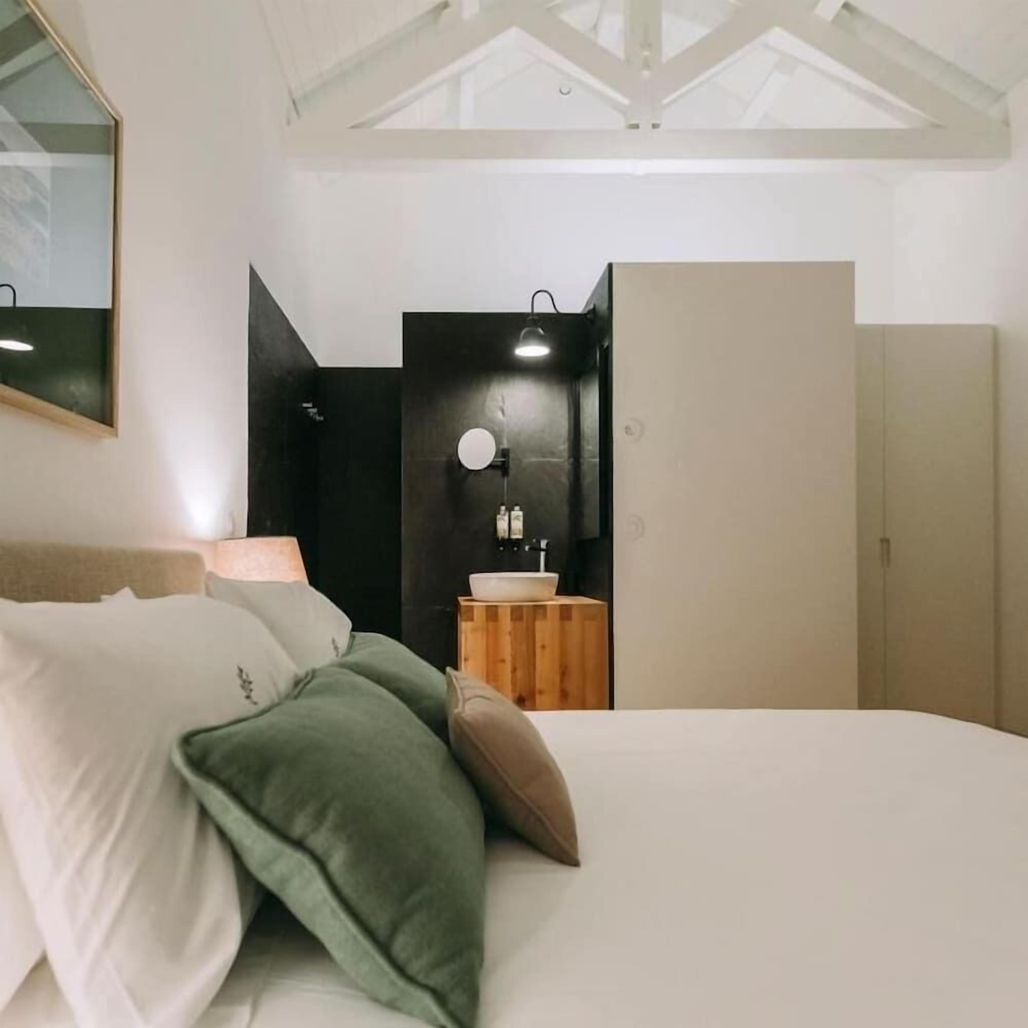 Soundproofing, iron/ironing board, free WiFi, bed sheets
