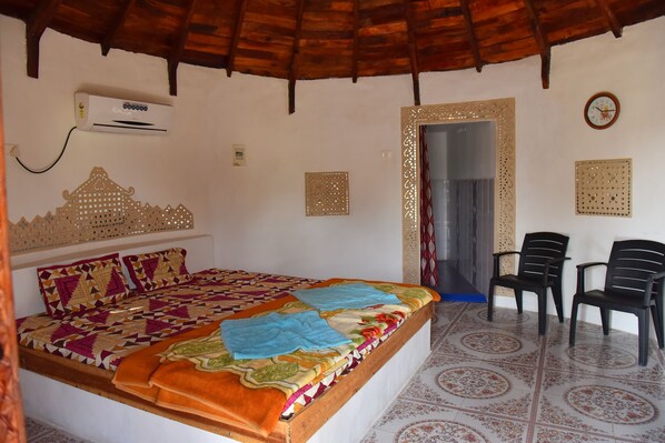 Villa Meadows (Kutchi Bhunga)