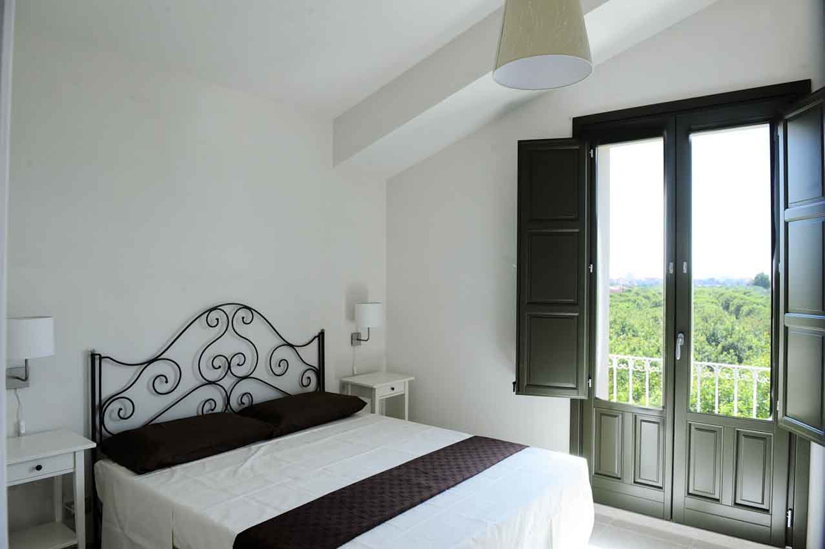 Double Room (4) | Desk, free WiFi, bed sheets