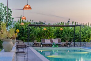 Outdoor pool, pool loungers - Tenuta Don Paolino (Avola)