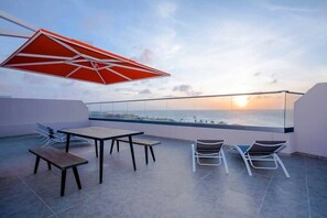 屋外ダイニングエリア