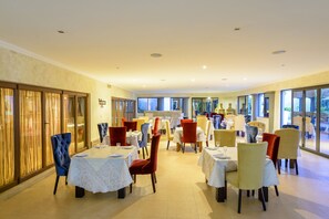 Breakfast, lunch and dinner served - Equestrian Royal Boutique Hotel & Spa (Midrand)