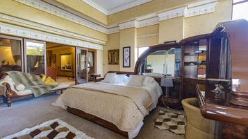 Suite (Mandela) | 1 bedroom, minibar, desk, iron/ironing board
