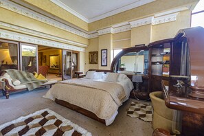 Suite (Mandela) | 1 bedroom, minibar, desk, iron/ironing board - Equestrian Royal Boutique Hotel & Spa (Midrand)