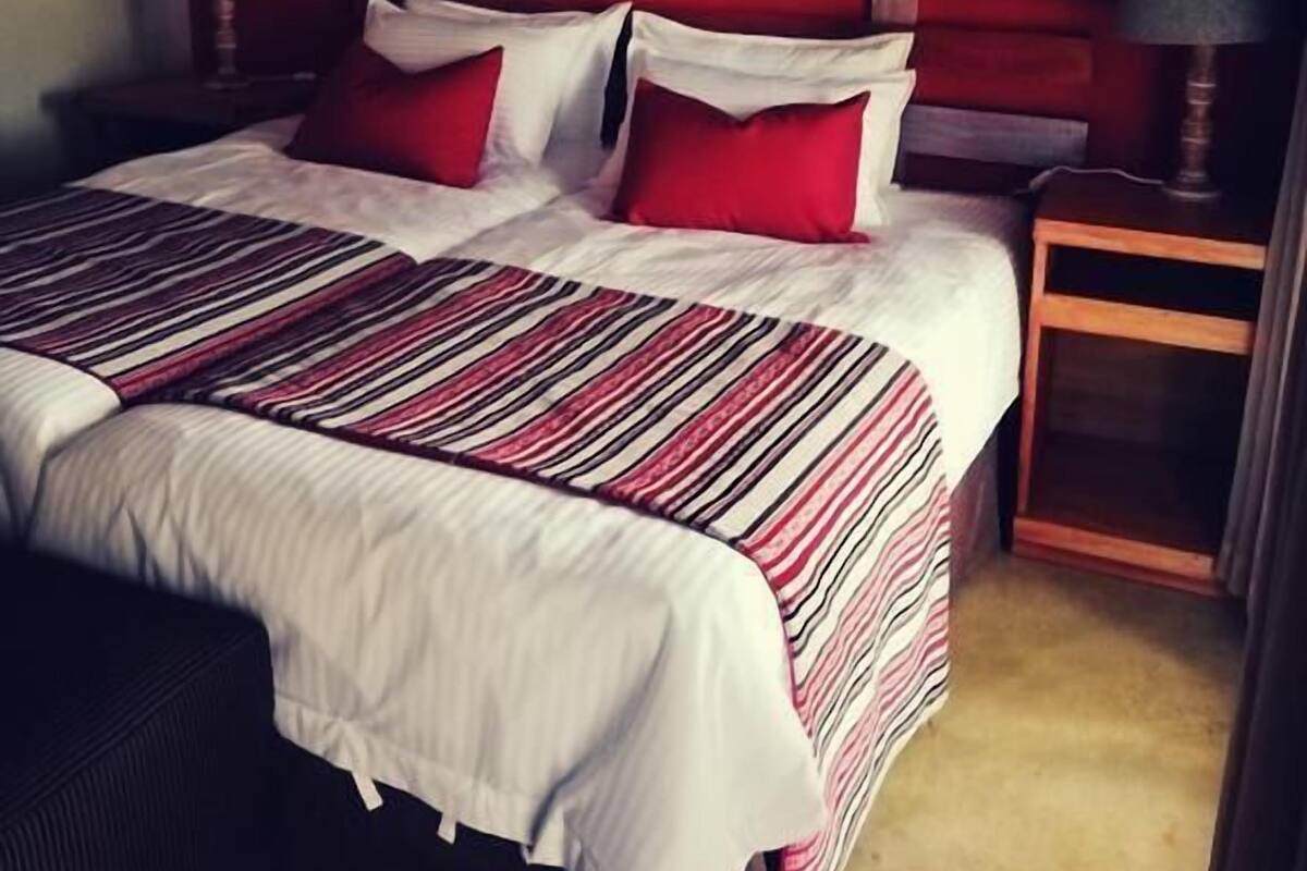 Deluxe Twin kamer | Een bureau, een strijkplank/strijkijzer, gratis wifi, beddengoed