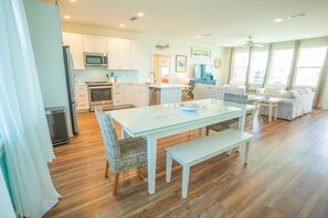 Dining - 20% OFF Spring! Private Pool w/ Heat Option, Game Room! (St. George Island)