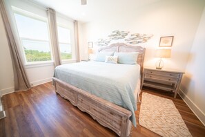 4 chambres, fer et planche à repasser, Wi-Fi gratuit, draps fournis
