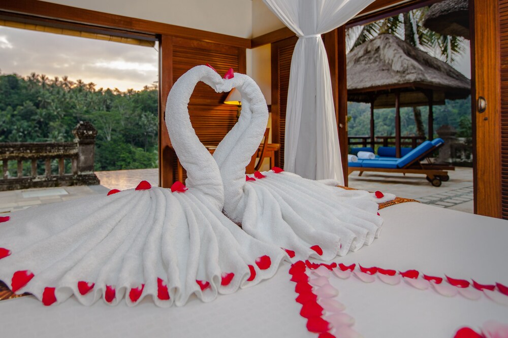 Romantic 1BR private villa for honeymoon, Ubud