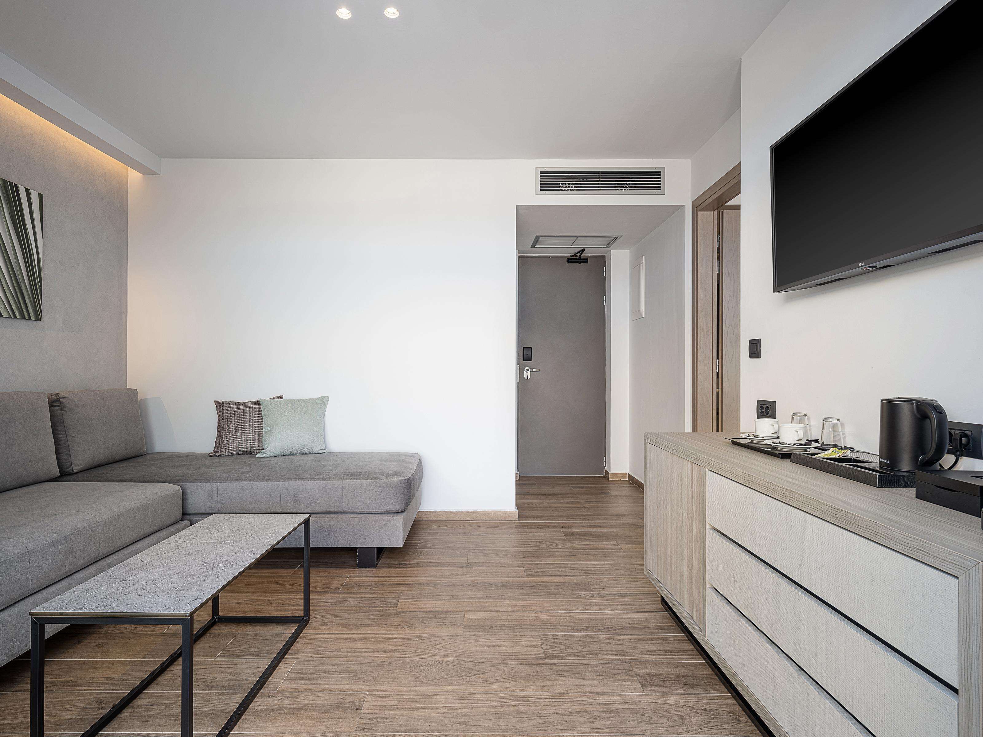 1 bedroom, in-room safe, individually decorated, laptop workspace