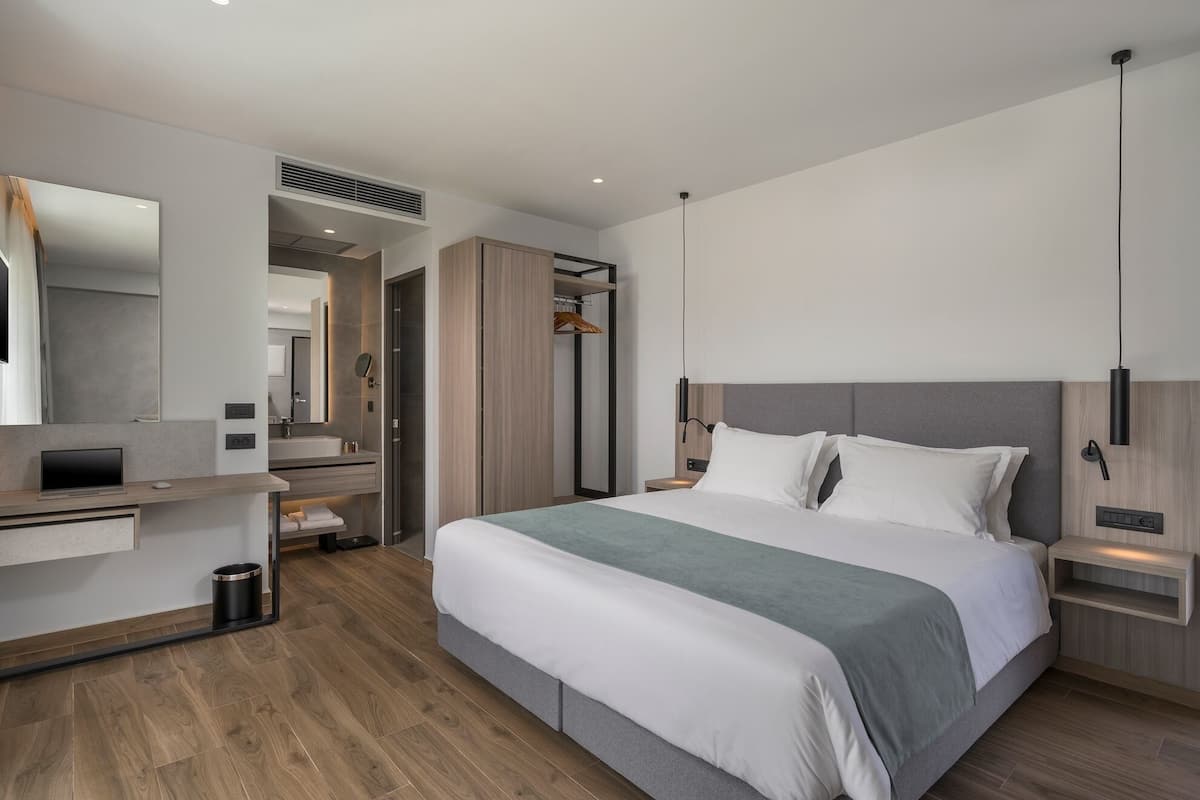 In-room safe, laptop workspace, soundproofing