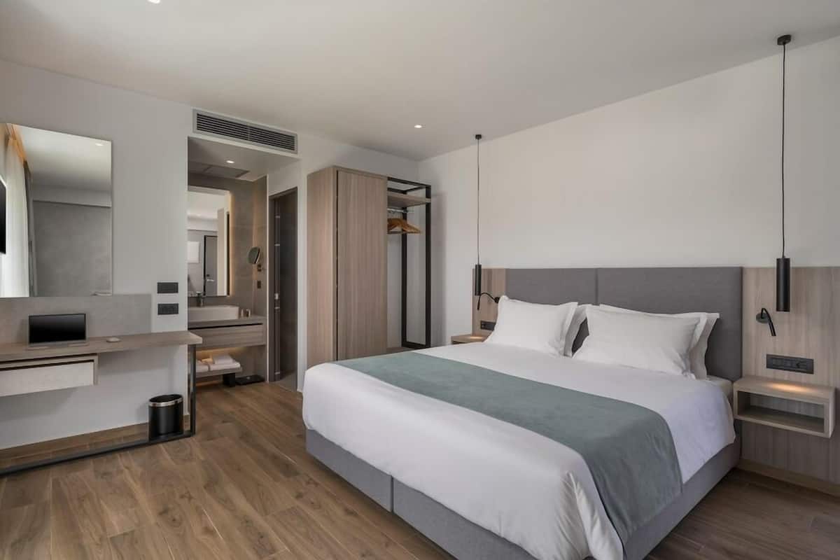 In-room safe, laptop workspace, soundproofing