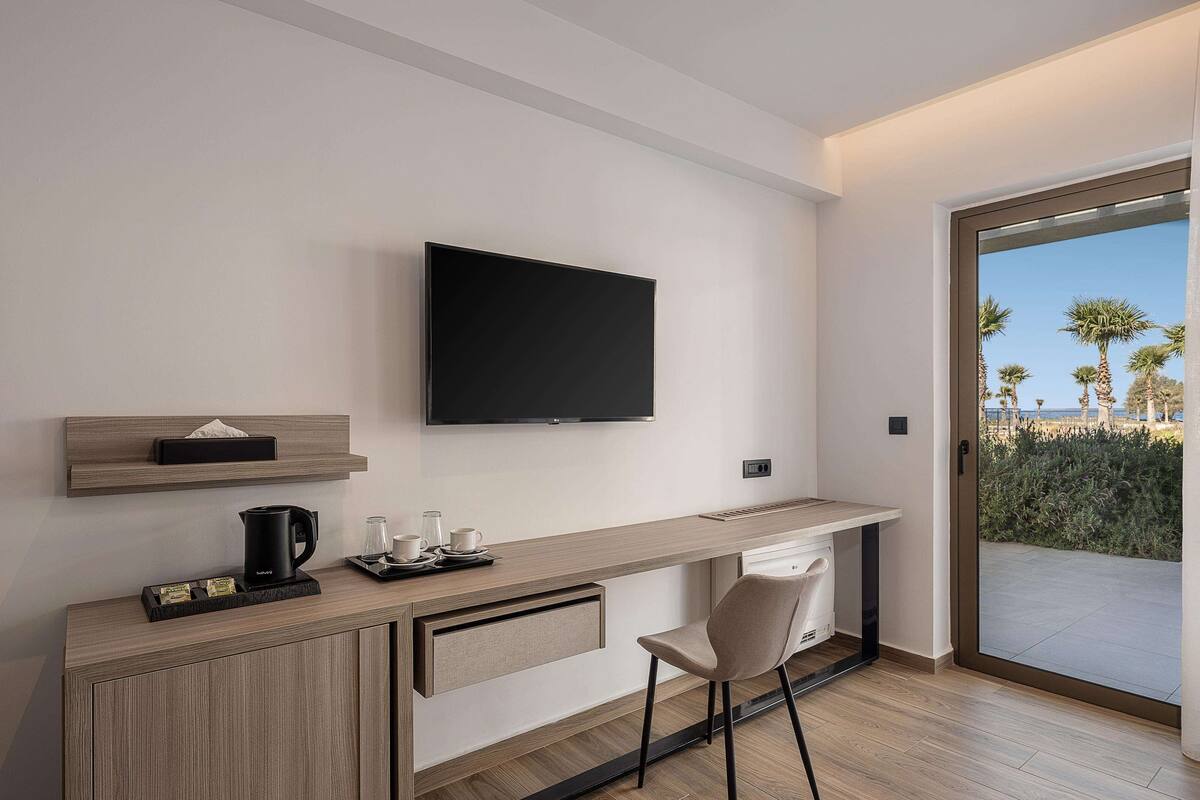 1 bedroom, in-room safe, individually decorated, laptop workspace