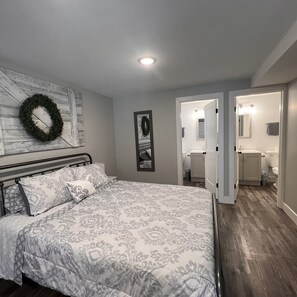 5 habitaciones, tabla de planchar con plancha, wifi y ropa de cama 