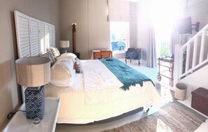 Individually furnished, laptop workspace, iron/ironing board, free WiFi