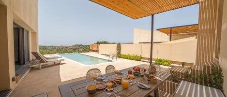 Villa (Pool View/ Sea View) | Terrasse/gårdhave