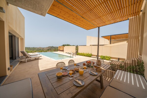 Villa (Pool View/ Sea View) | Terraza o patio