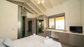 Villa (Pool View/ Sea View)