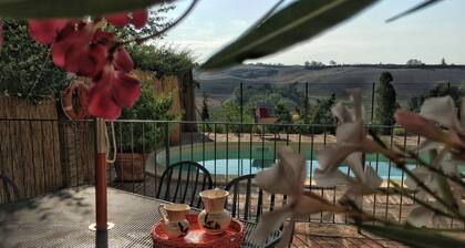 Pasqui Villas: Capanna ,country chic house in a village: garden,pool,view,WIFi
