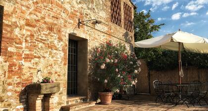 Pasqui Villas: Capanna ,country chic house in a village: garden,pool,view,WIFi