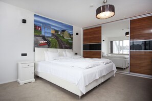 Soundproofing, free WiFi, bed sheets - Bella's Apartments (Reykjavik)