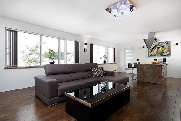 Living area - Bella's Apartments (Reykjavik)