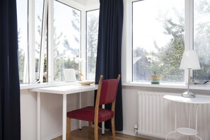 Apartment, 3 Bedrooms | 3 bedrooms, soundproofing, free WiFi, bed sheets
